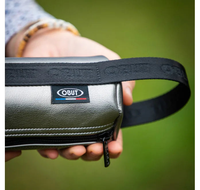 OBUT SILVER-COLOURED BAG MADE FROM NATURAL MATERIALS
